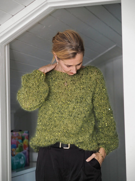 Holiday Sweater - Oppskrift av Tove Lindtein